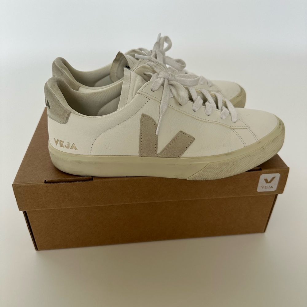 Veja Campo Sneaker - Extra White / Natural Suede